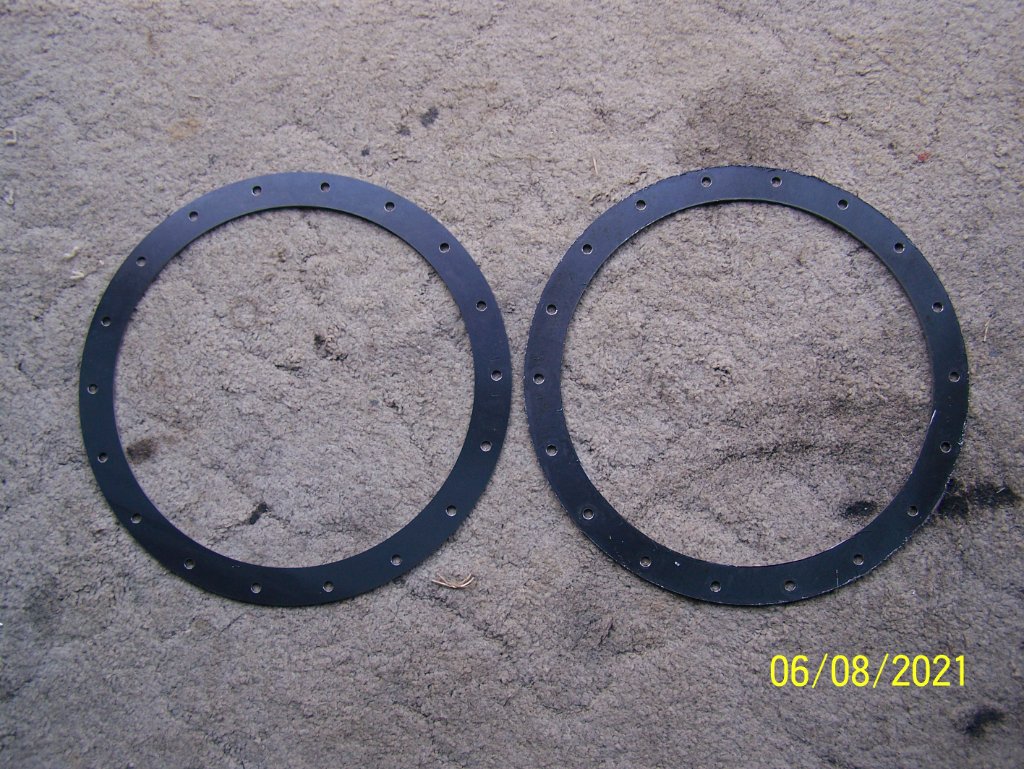 A pair of nice flanges.
