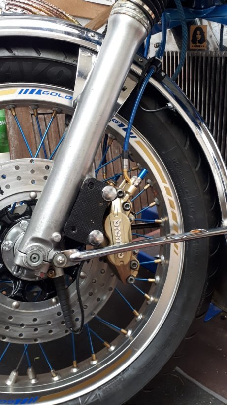 Brembo mit Fender.jpg