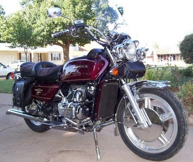 Stev's 1979 GL1000
Bike of the Month
September 2006