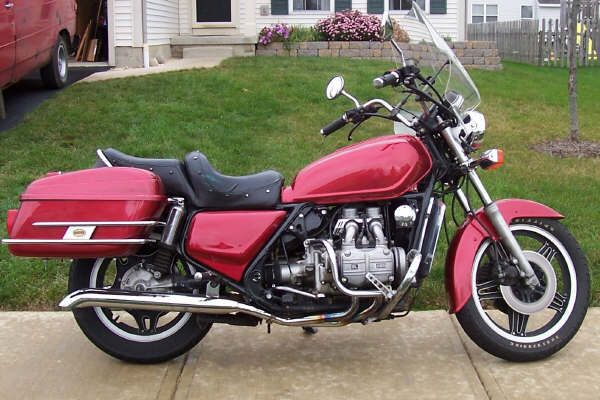Greg's GL1100

Now Gords 'Fat Rat'