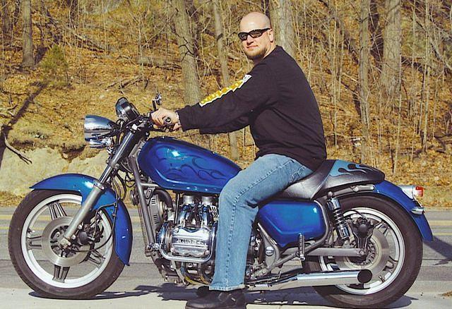 Finally, a bike that looks right with a 6'-3" tall owner.  Smooth and comfortable.  And i do not know why the wind decided 