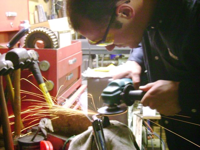 Big Winch grinding kickstand for a custom fit.