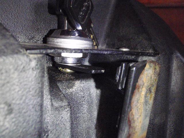08-Behind.Lock.JPG
