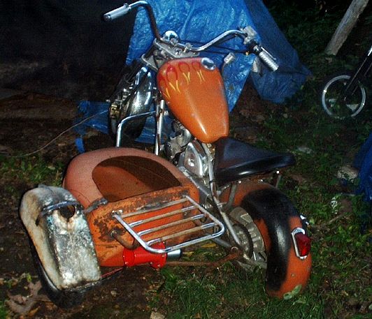 rear view with motorcycle rack and an auuuuuugaaaa horn very loud 