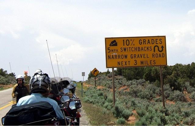 Moki Dugway sign