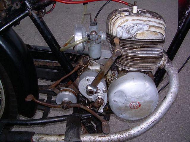Gear selector out of the engine
and Dell'Orto carburator