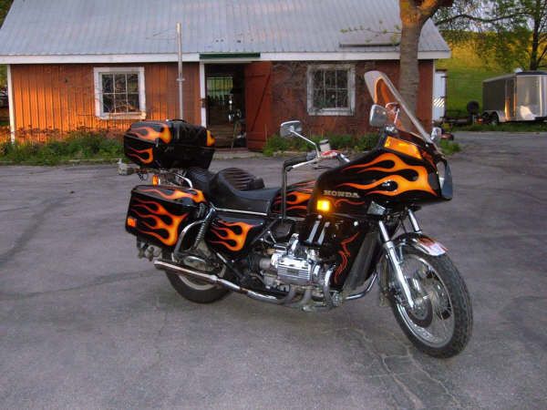 Bear's First gl1000 Faired