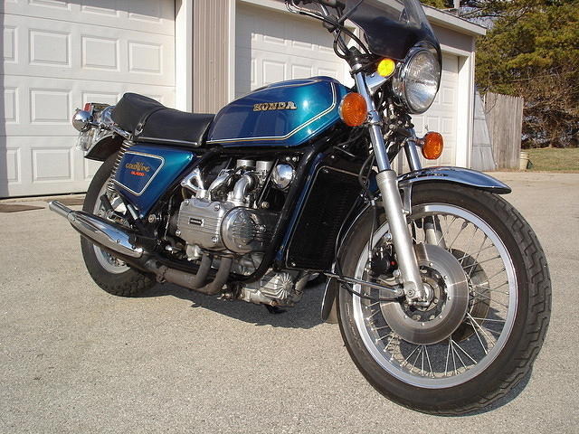 Blue 77 Goldwing 009