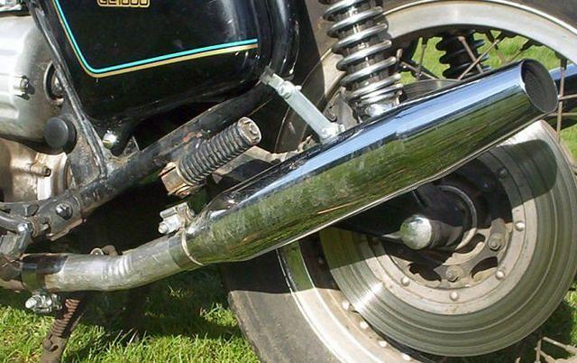 Exhaust closeup (left)