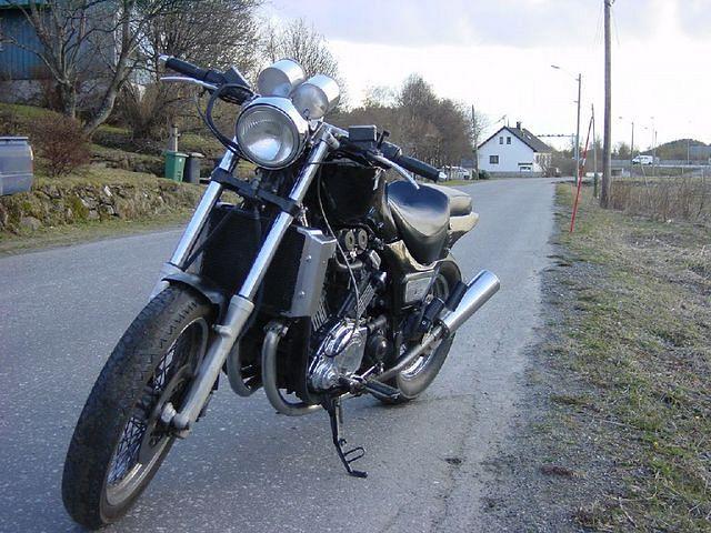 Build nr uno ! 
My first bike. Suzuka Madura 1200.
Homemade exhaust, rear fender,gauges, rear seat. Chopped front fender and a