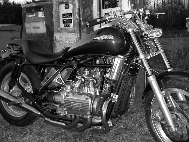meddle bw at pumps