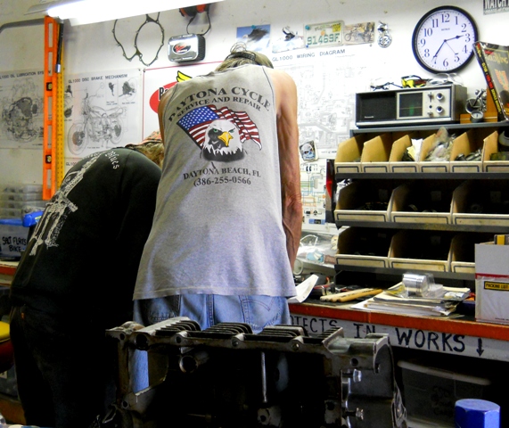 LURCH WORKED FOR DAYTONA CYCLES FOR YEARS AND THEY ARE ONE OF OUR SPONSORS FOR THIS BUILD IN 2012