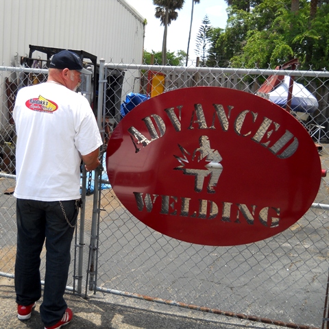 SIR WINSTON AT THE GATE OF THIS YEARS  FABRICATOR OF YEAR AWARD-TRACY AND THE BADGER