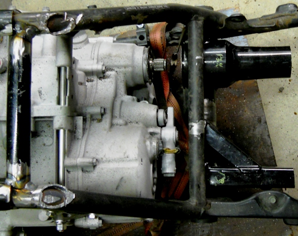 TOP CUT OUT VIEW OF CUT DOWN GL1500 SWING ARM FITTED IN PERFECT