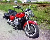The semi-retro theme eventually comes together..."Tumblin Dice" 1982 GL1100 Aspencade conversion