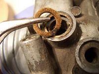 Probably not a lot of you have seen this sight. For specific reasons I choose to strip down the carb COMPLETELY, witch means; I 